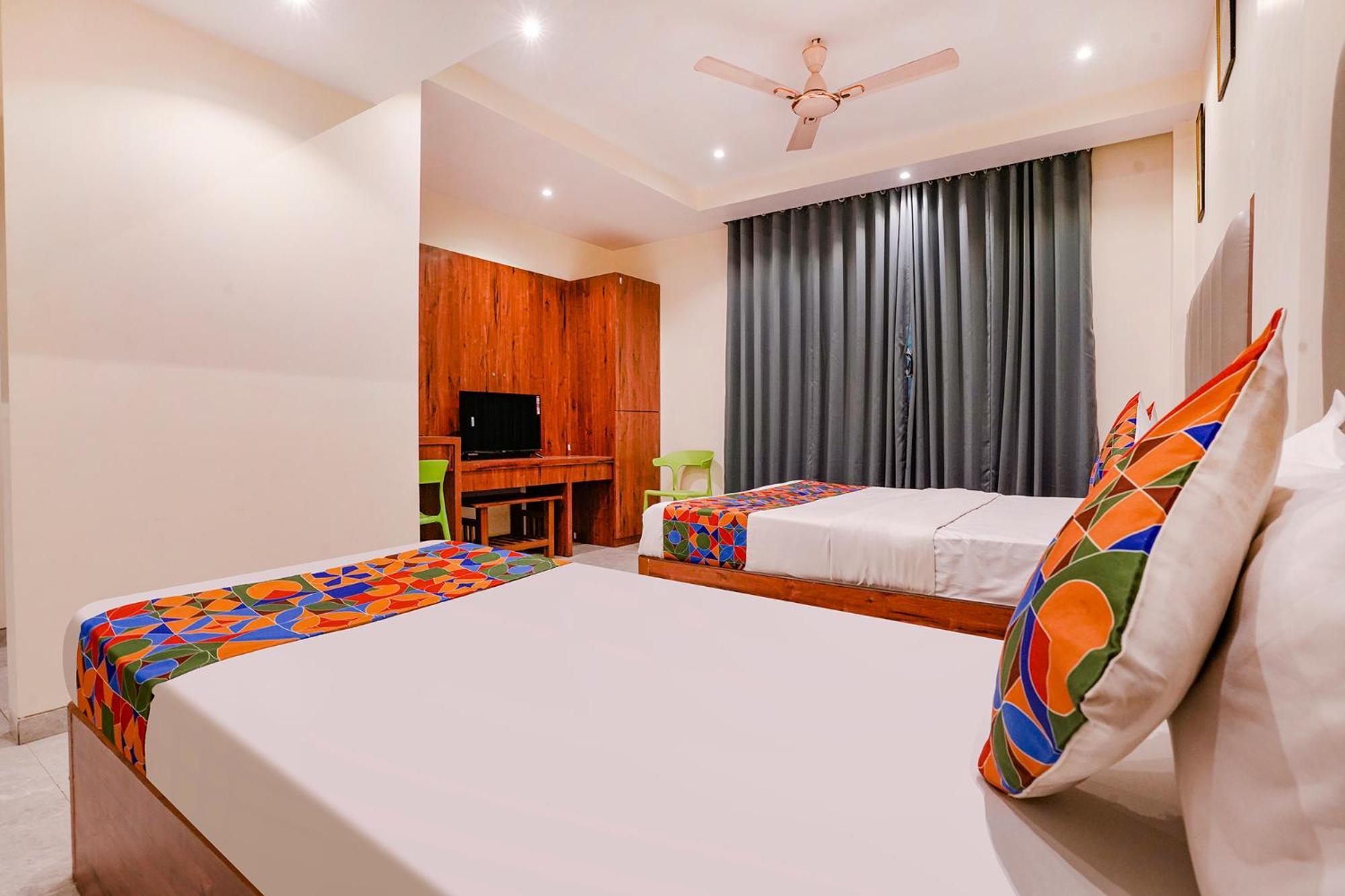 Hotel Fabexpress Utsav Residency - Nr Panvel Jāmb Esterno foto